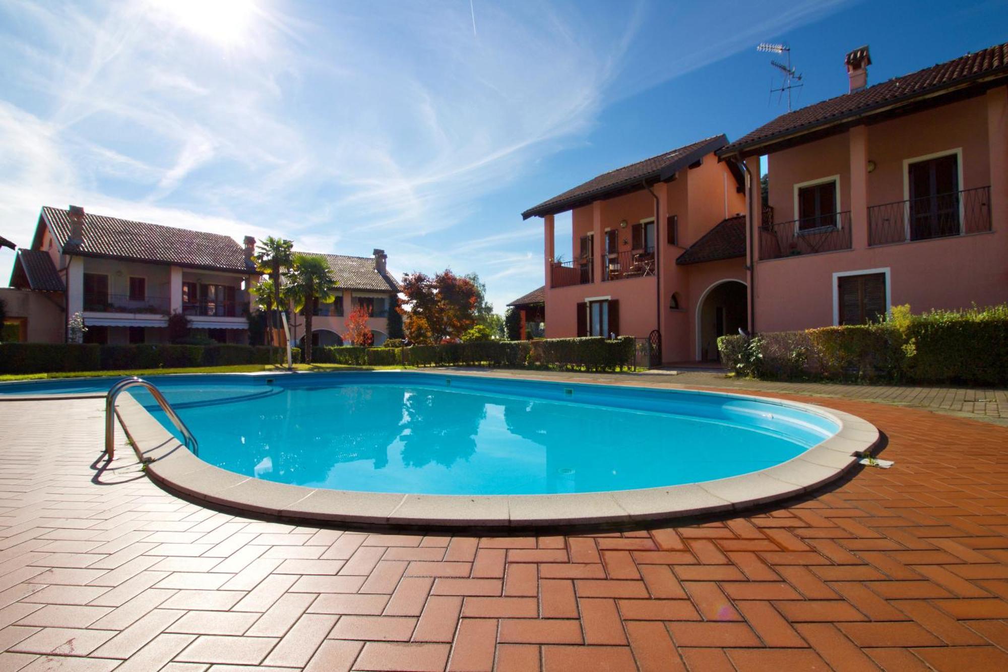 Sunflower Relax Pool And Terrace - Happy Rentals Lesa Exterior foto